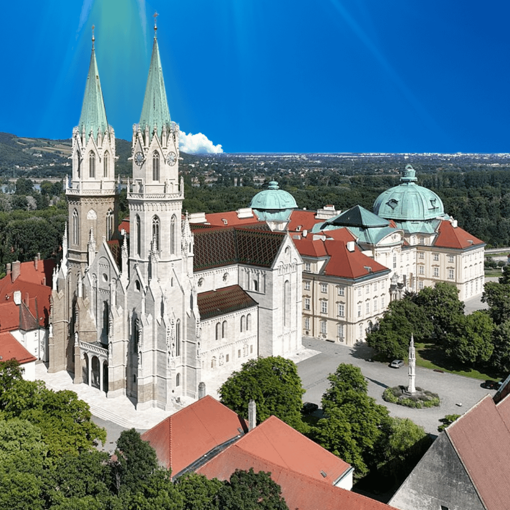 Stift Klosterneuburg – Wo barocker Glanz, jahrhundertealte Geschichte und edler Wein zu einer Legende verschmelzen