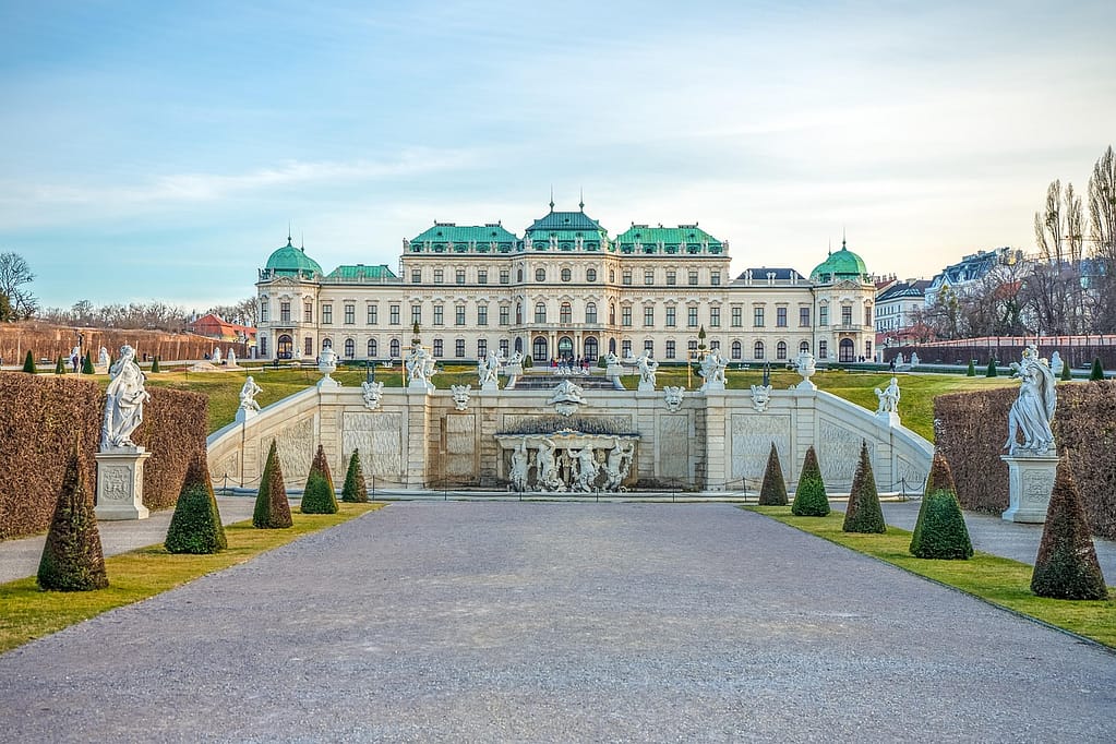 Schloss Belvedere Wien: Klimts ‚Kuss‘, barocker Prunk und die schönsten Gärten der Stadt